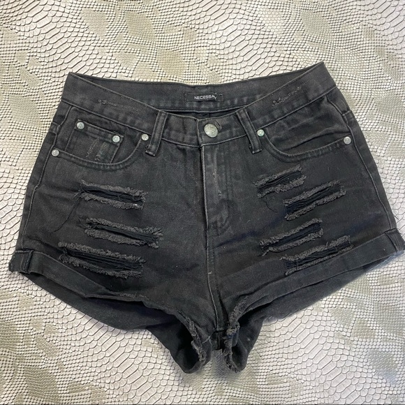 Vintage black high waisted destroyed shorts white skull hips - Picture 2 of 9